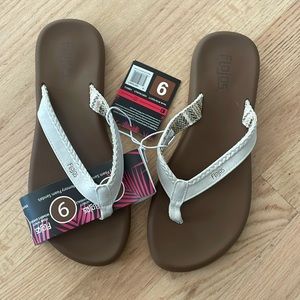 Flojos Size 9 Flip Flop Sandles (Never Worn)